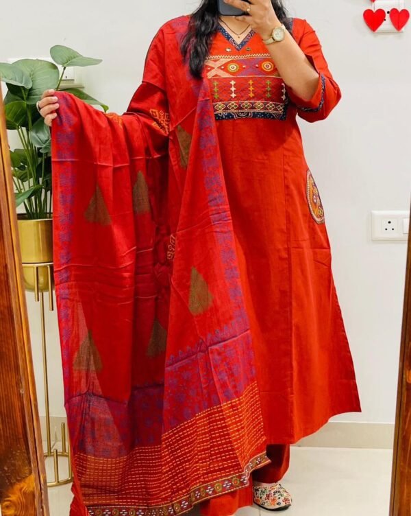 Ethnic Kurti Pant Dupatta Set