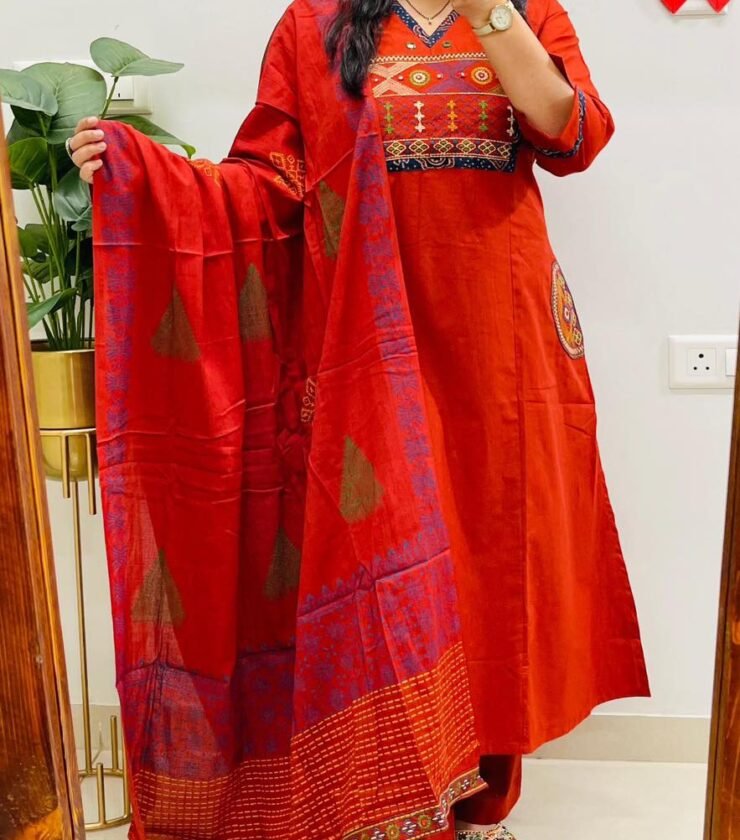 Ethnic Kurti Pant Dupatta Set