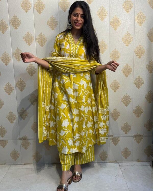 KURTA PENT WITH DUPATTA SUIT SET