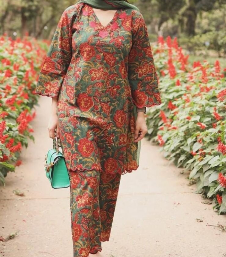 Maria green contrast maroon scallops cordset