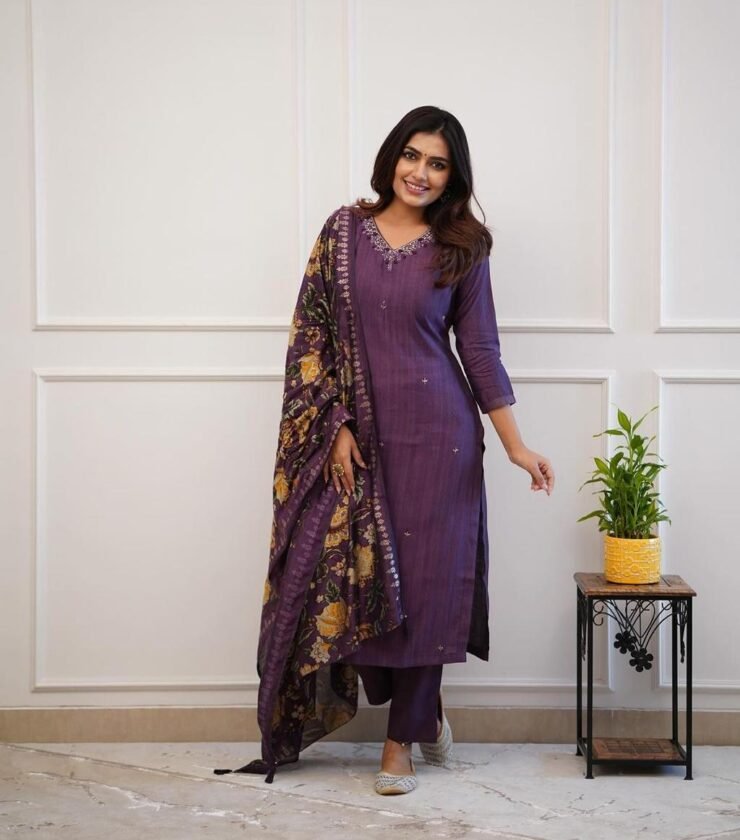 3 piece suit set for all the pretty ladies.