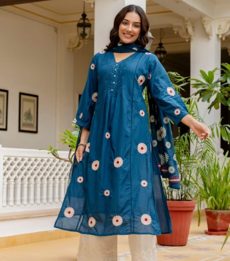 Beautiful cotton fabric printex kurti pant and dupatta.